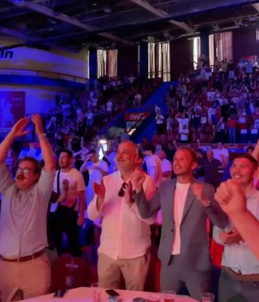 Draško Stanivuković u Boriku proslavio gol Srbije (VIDEO)