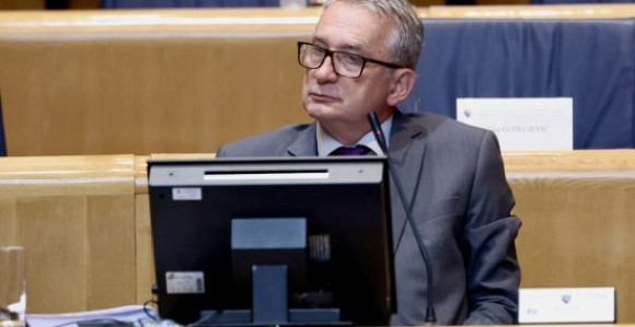 Bosić upitao: Ko u institucije uvodi šefove narko kartela