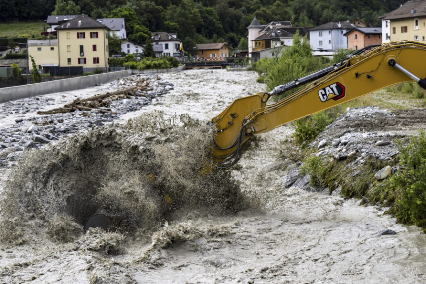 Švajcarsku pogodile strašne poplave, tri osobe nestale