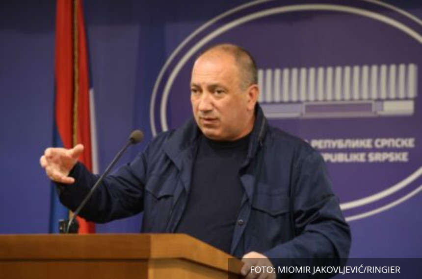 "Svaki narod mora biti zabrinut kad mu je vođa sluđen i izbezumljen"