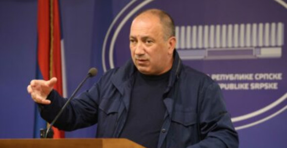 "Svaki narod mora biti zabrinut kad mu je vođa sluđen i izbezumljen"