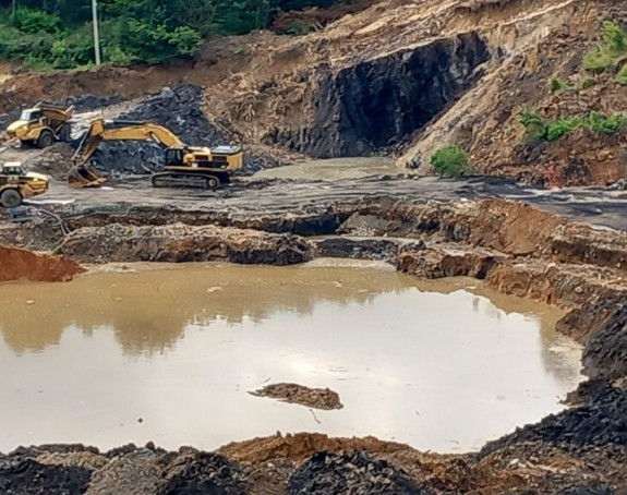 Багери рудника у Бистрици оштетили бандере и водовод, покренуто и клизиште