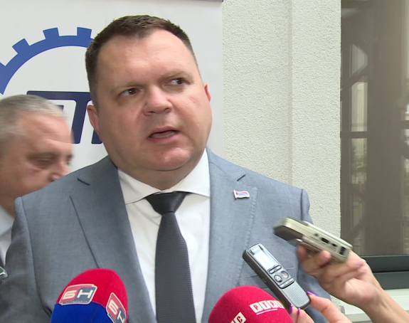 Dodikov potrčko kritikovao studente - "Sramno je koliko ste neaktivni!"