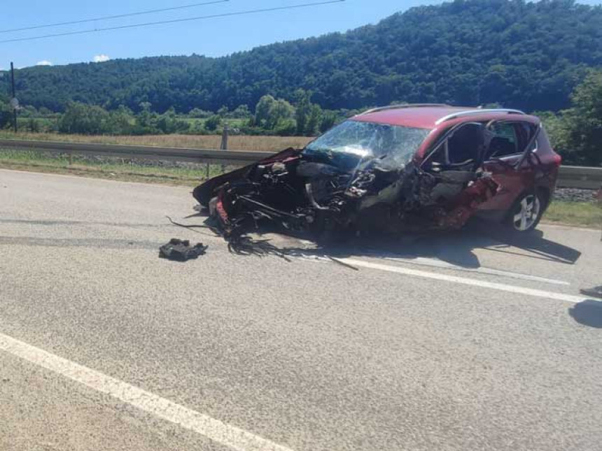 Teška saobraćajna nezgoda na putu Prijedor-Novi Grad