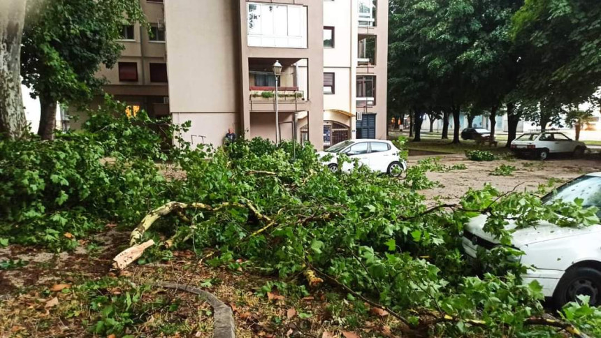 Olujno nevrijeme jutros pogodilo Trebinje (FOTO)