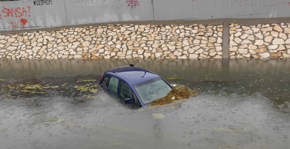 Bijeljina: Automobil završio u kanalu Dašnica (FOTO)