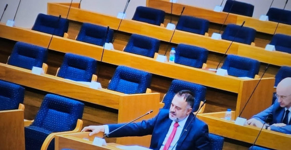 Празна сала НСРС најбоље говори о искрености власти