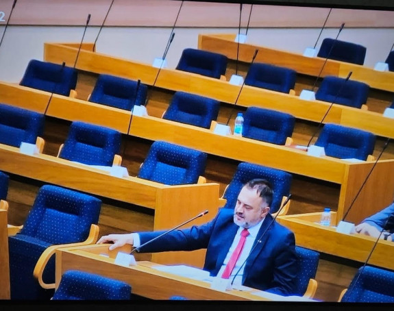Prazna sala NSRS najbolje govori o iskrenosti vlasti