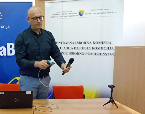 CIK: Predstavljena oprema za pilot projekat za izbore
