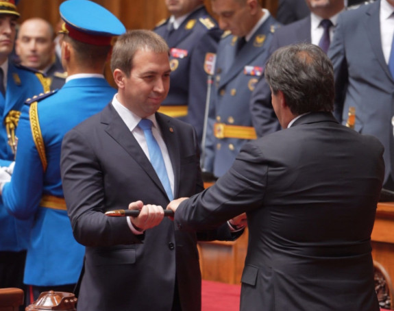 Goranu Selaku dodijeljen srpski srednjevjekovni mač