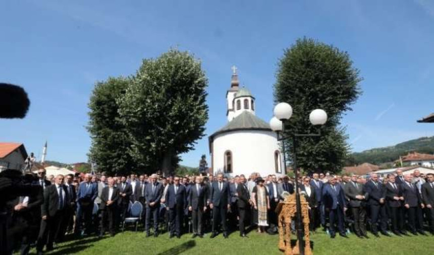 "Bol i suze majki Bratunca su jače od laži"
