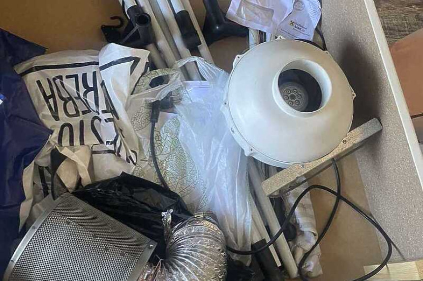 Дрогу бацио у WЦ шољу, комшији зачепио одвод