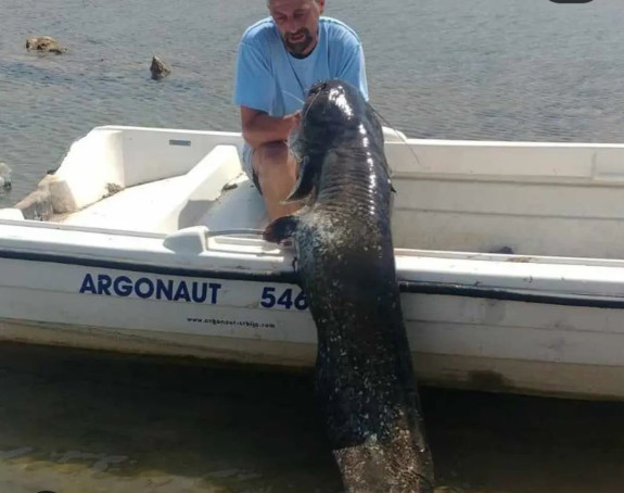 Trebinjac ulovio soma od 58 kg u Bilećkom jezeru