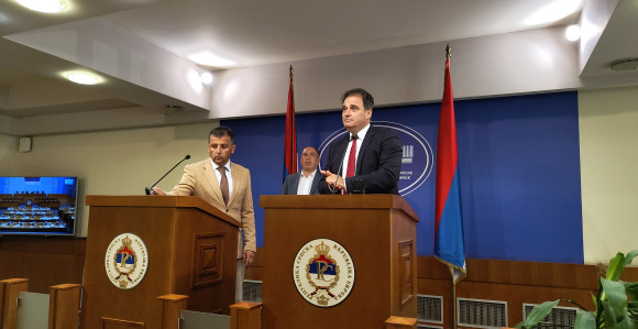 "Раздруживање" је прошло као и свако Додиково обећање