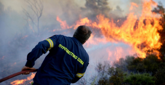 Veliki požar u predgrađu Atine, oštećene tri fabrike