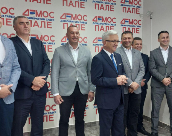 Partneri u sukobu: SNSD optužuje DEMOS za izdaju?!