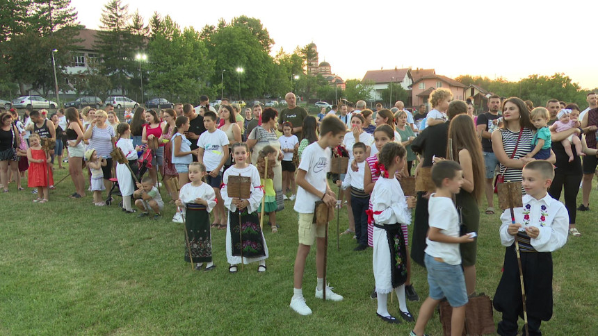 Tradicionalno uoči Petrovdana održano "lilanje" u Ugljeviku