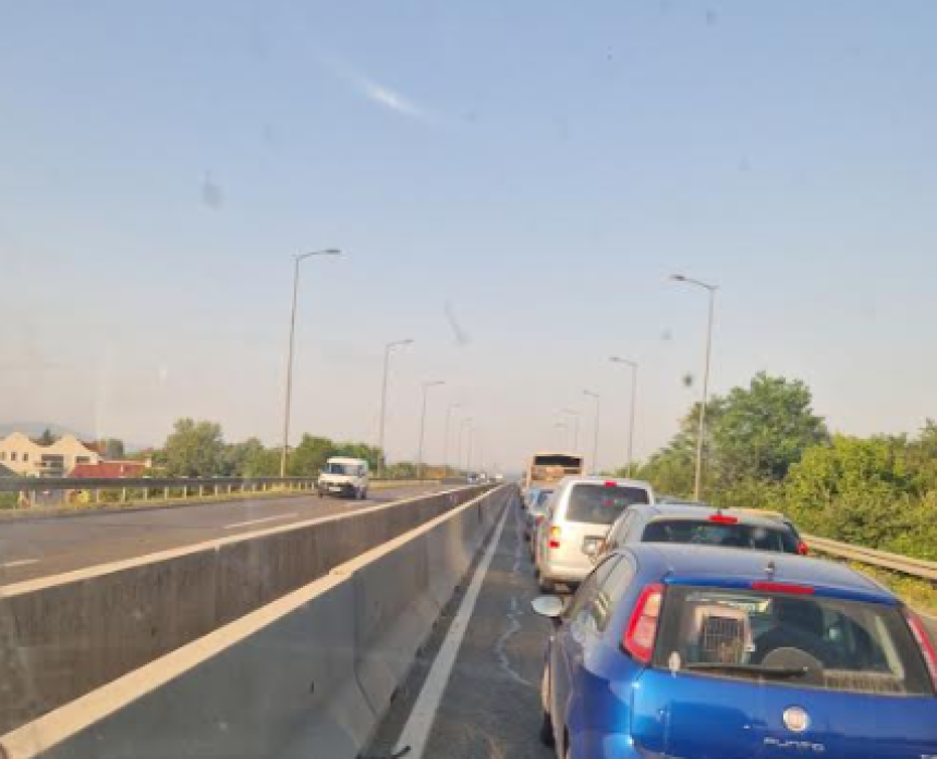 Velike gužve: Sudar više vozila na cesti Banjaluka-Klašnice