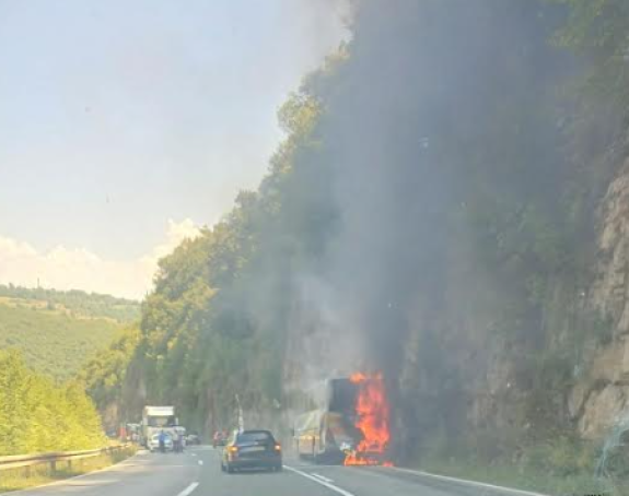 Zapalio se autobus na putu Banjaluka - Mrkonjić Grad