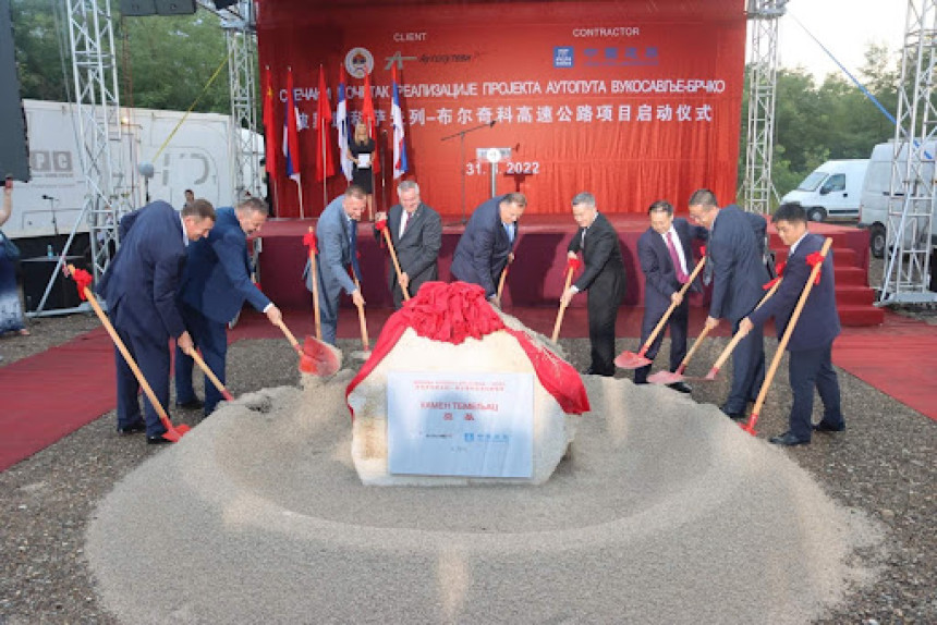 Vlast postavila kamen temeljac još 2022.godine, ali još  nema para, čeka se kineski kredit za autoput?!