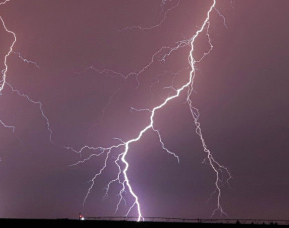 Registrovano 190.000 udara groma u jednom danu