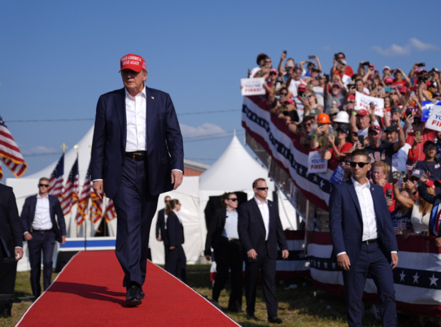 Трамп прикупља донацију за породицу убијеног ватрогасца
