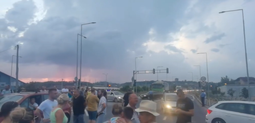 Mještani Dragočaja blokirali put Banjaluka - Prijedor