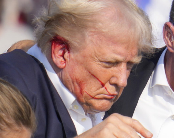 Kruksov otac Metju pokušava da shvati šta se dogodilo