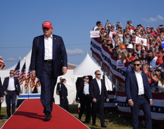 Трамп прикупља донацију за породицу убијеног ватрогасца