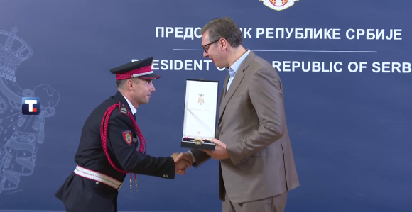 Вучић уручио Орден жандарму Милошу Јевремовићу