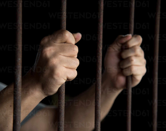 Ухапшено лице са потернице због покушаја убиства