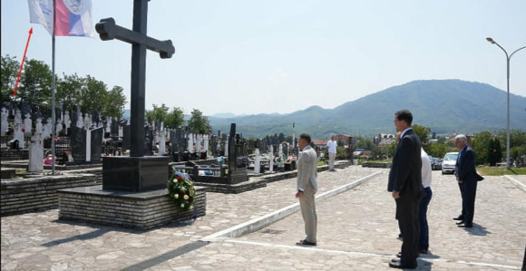 Predstavnici EU odali počast srpskim žrtvama u Bratuncu