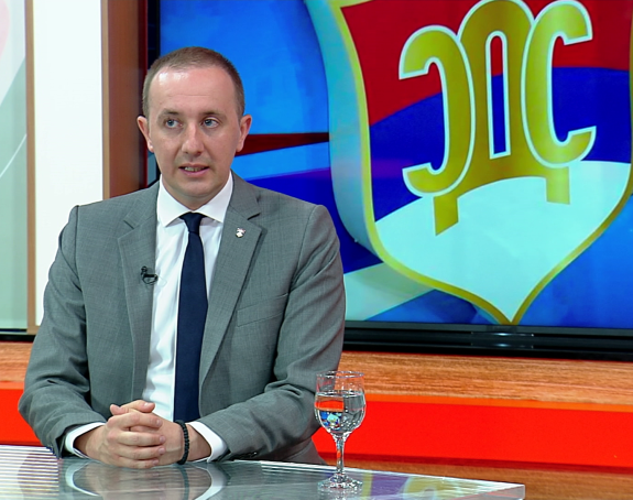"Svi u vlasti su ucijenjeni od jednog čovjeka"
