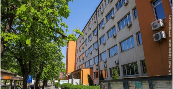 Бијељинско правосуђе гори у сукобима и сплеткама - Стигли ватрогасци из ВСТС-а