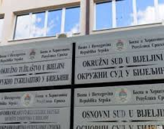 Požar u bijeljinskom tùžilaštvu ne jenjava- Poljevaju ga benzinom