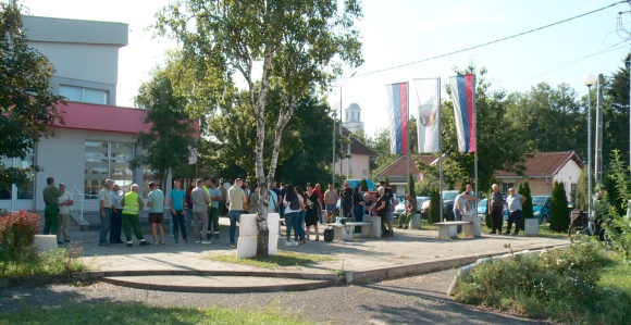 Politika obustavila isplatu plata i doprinosa