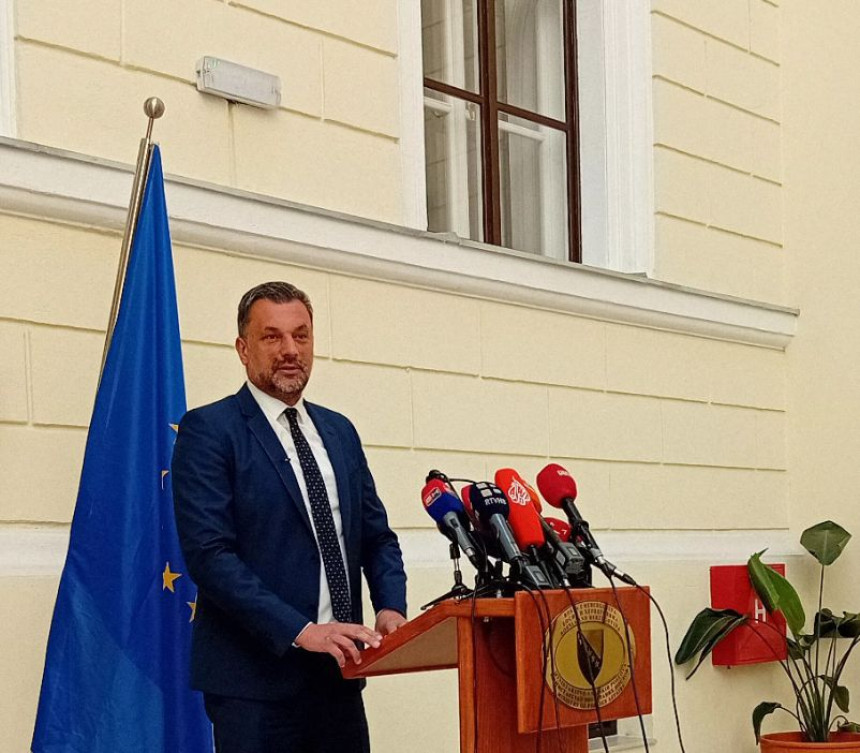 "Dodik se uzalud nada, neće mu pomoću republikanci"