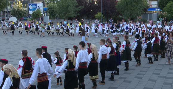 Bijeljina: Defileom obilježen Festival dječijeg folklora