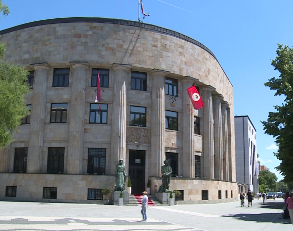 Nekad "ne može nam niko ništa", a danas teško nama- Sankcije sve više stežu Srpsku (VIDEO)