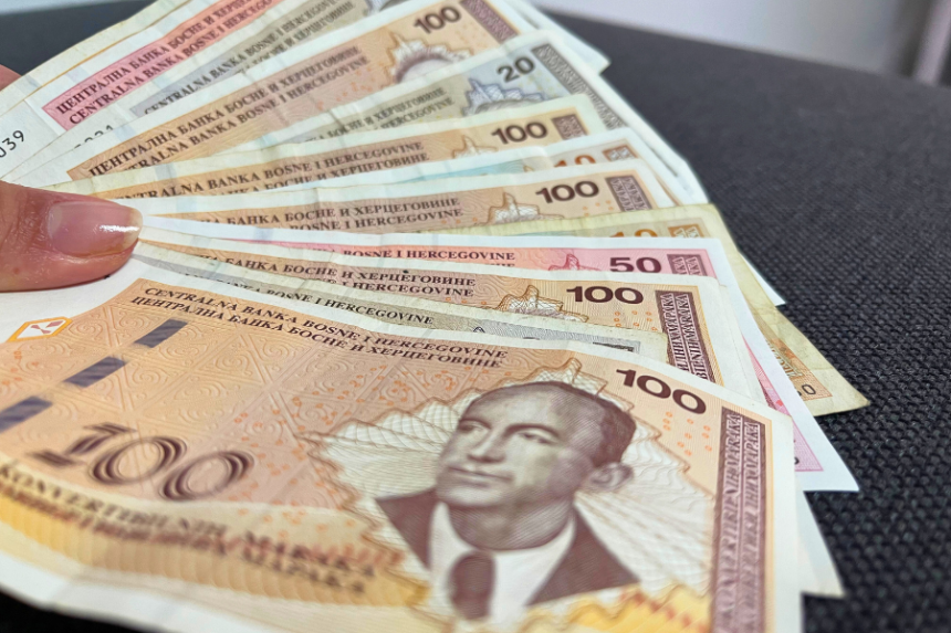 U kasi Srpske 2,373 milijardi KM javnih prihoda