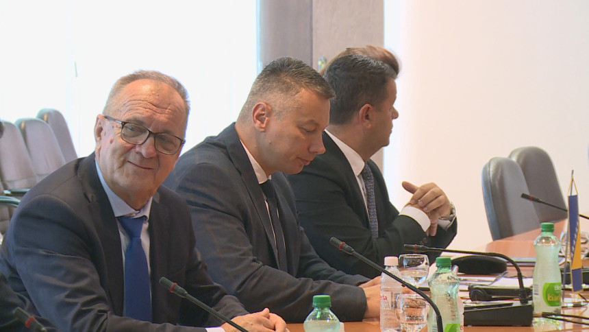 Низ неправилности, непотизам, чашћавање из буџета у Министарству безбједности БиХ