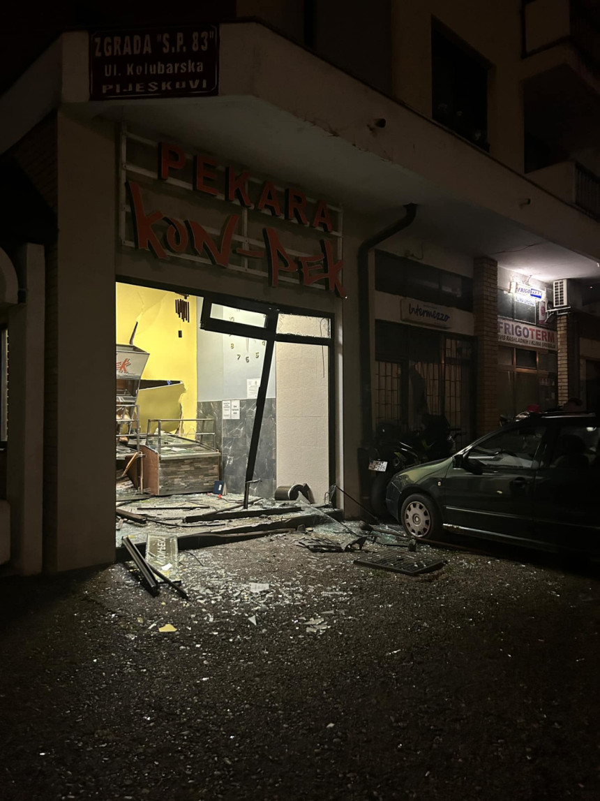 Doboj: Pijani vozač oštetio osam vozila i četiri izloga (FOTO)