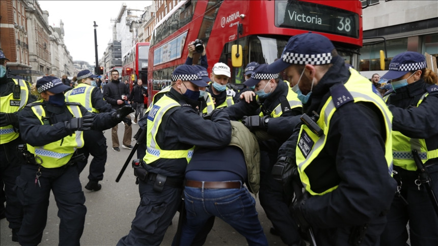 Britanija ne miruje: Demonstranti upali u hotel