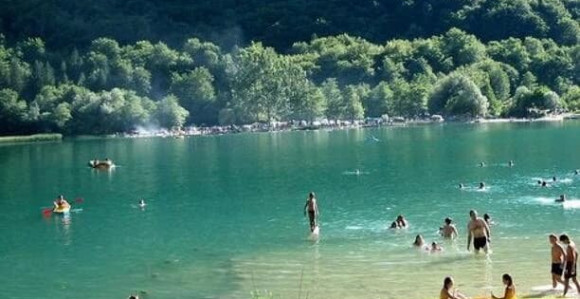 Tuga: Preminuo i drugi mladić izvučen iz jezera