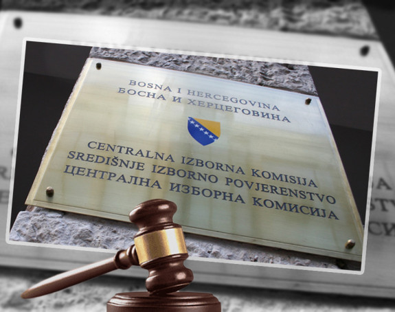"Међусобно се нападајући, прихватају Шмитове одлуке"
