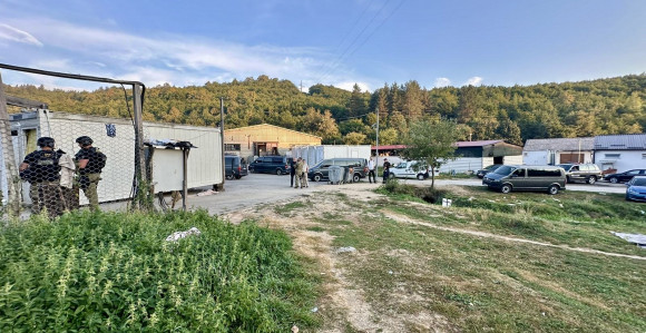 U migrantskom centru u Blažuju nađeno hladno oružje
