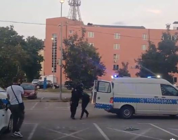 Осумњичени за напад на Новитовића пуштени на слободу