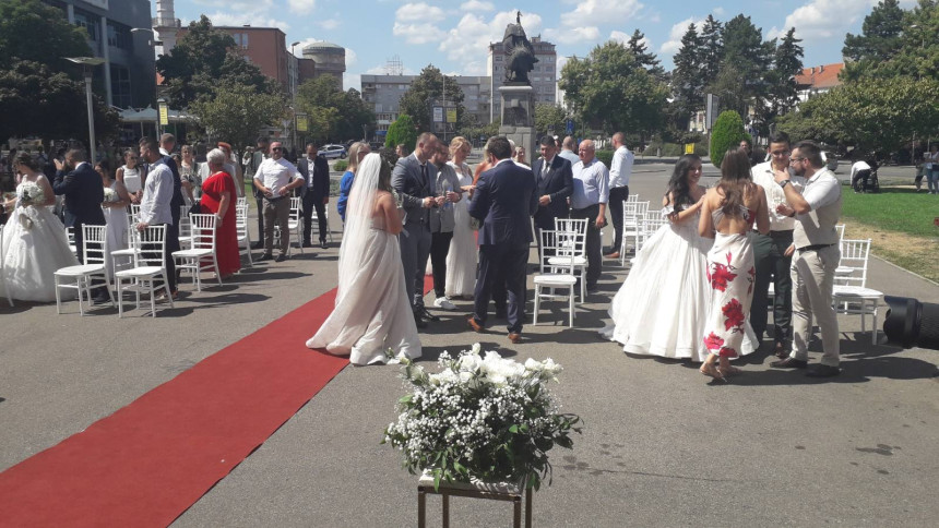 Prelijepa slika iz Bijeljine: Kolektivno vjenčanje