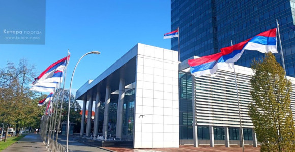 Нема обећаних страних кредитора – рупа у буџету 810 милиона КМ!