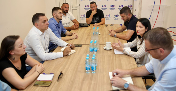 Градска скупштина полигон за политичку трговину